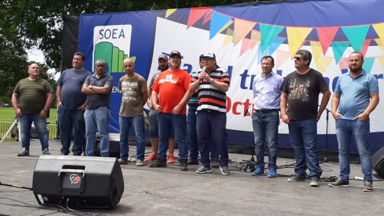 SOEA: Comisión y Delegados desean un Feliz Día del Trabajador Aceitero y confirman que habrá sorteos SOEA: Comisión y Delegados desean un Feliz Día del Trabajador Aceitero y confirman que habrá sorteos