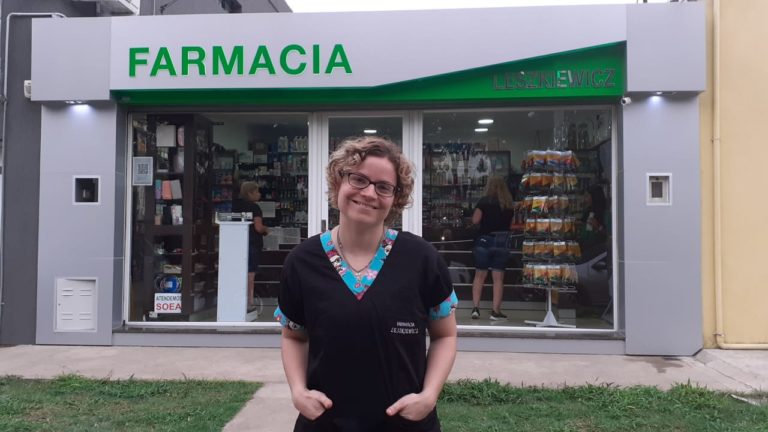 #Coronavirus: Video Con VERONICA LESZKIEWICZ sobre cómo trabaja la farmacia en esta crisis sanitaria #Coronavirus: Video Con VERONICA LESZKIEWICZ sobre cómo trabaja la farmacia en esta crisis sanitaria