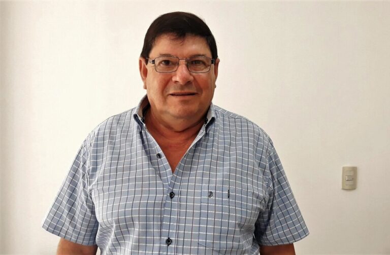 Paritarias: De ser necesario «Esto lo vamos a pelear en los portones de las fábricas» afirmó Reguera Paritarias: De ser necesario «Esto lo vamos a pelear en los portones de las fábricas» afirmó Reguera