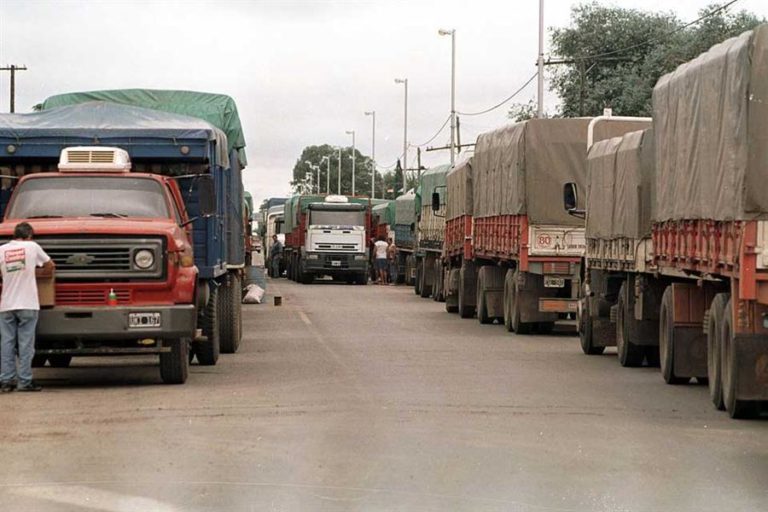 LOS CAMIONES DE CARGA NO PODRAN CIRCULAR POR LA RUTA 10 en la zona del cordón industrial